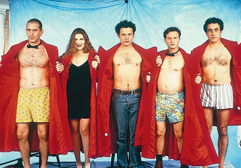 החמישיה הקאמרית עונה 1 - פרק 23 -