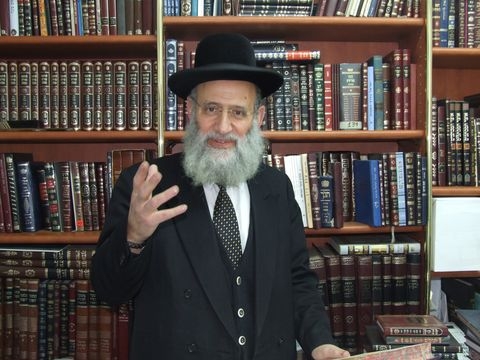 אוסף דרשות של הרב ראובן אלבז על חמישה חומשי תורה - 