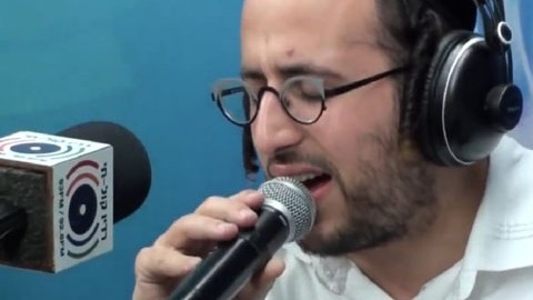 ראיון מצחיק (ולא אמיתי) של מנחם טוקר לליפא שמעלצר חדש - 