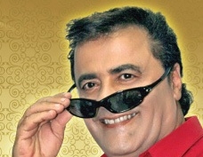 רובי חן סינגלחוזר עם מחרוזת להיטים נוסטלגית - 