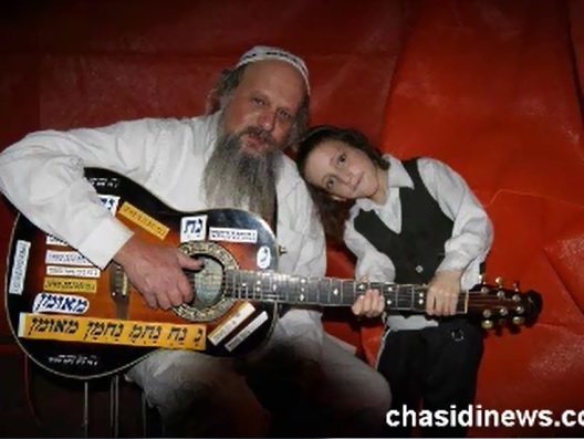 עדי רן- אין יאוש בעולם כלל בהופעה חיה ברדיו, בוידאו. מדהים - 