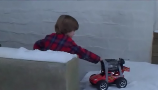 שכחו אותי בבית 3 - 