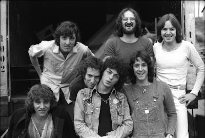 כוורת בהופעה 1975 - 