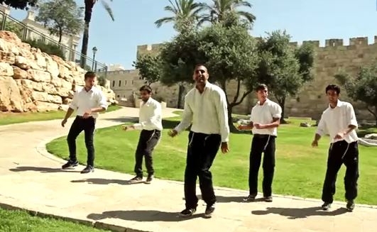 אריות ציון מגיירים את get clarity  קליפ ראש השנה - 