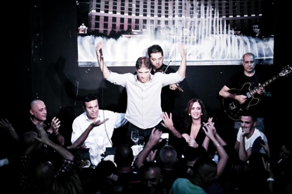 ירון אילן וחברים במחרוזת נולדתי לשיר-מחרוזת חדשה 2013 -