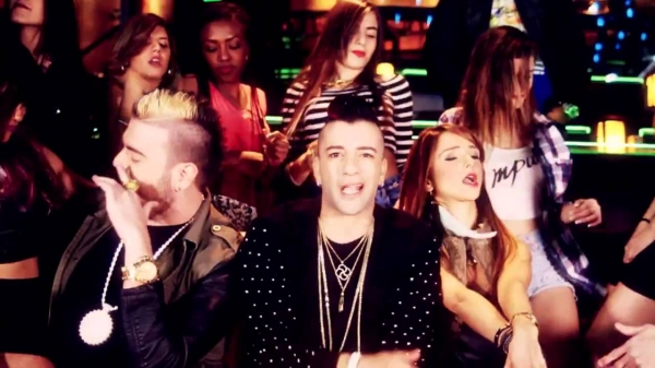 פלאקה way אלון דה לוקו מארח את עומרי 69 סגל 