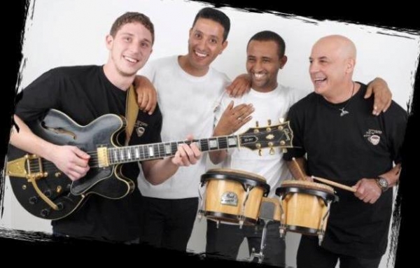 החברים של פנחס במחרוזת רק תפילה  2013 - 