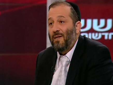 אני מאשיםסרטו של אריה דרעי - 