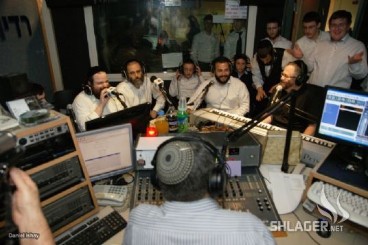 יוסי גרין וחברים- קול חי - 