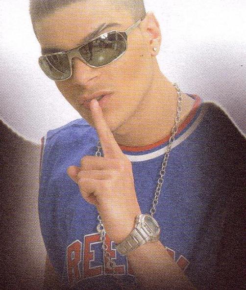 גיבור במחזה - דנידין 